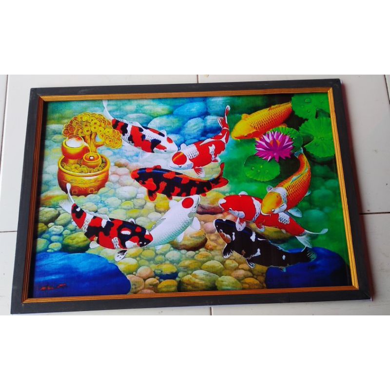 Lukisan cetak ikan koi dan bonsai emas plus Bingkai ukuran 65×45