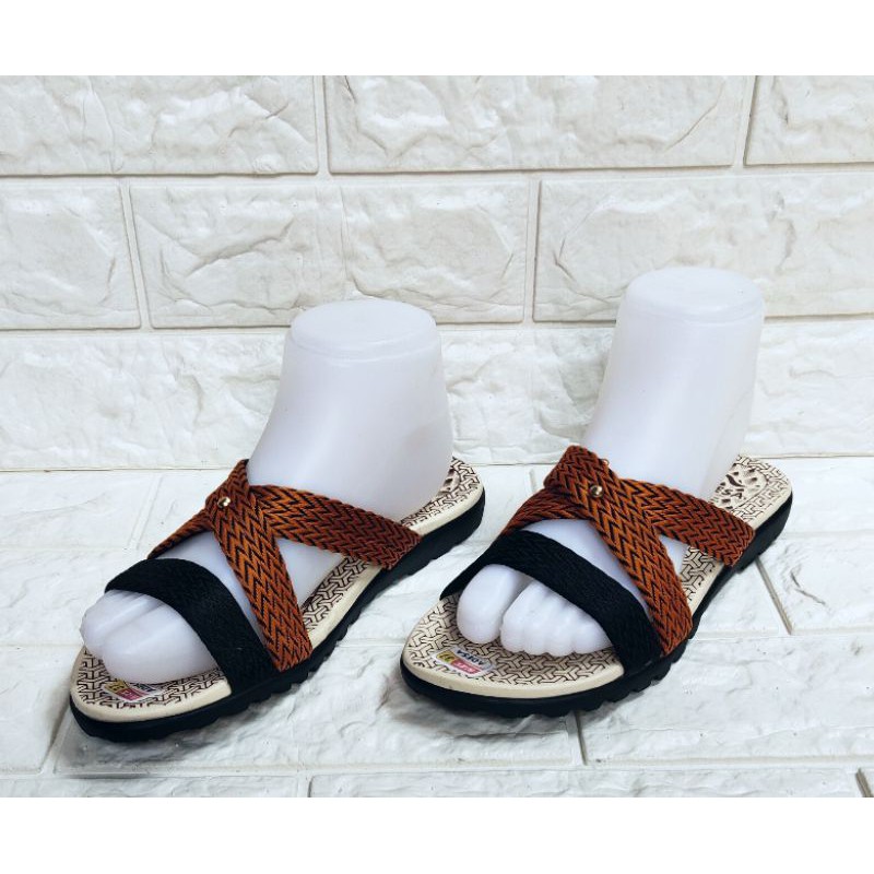 Sendal Selop Cewek Sandal Slop Wanita Model Silang Murah Tebaru