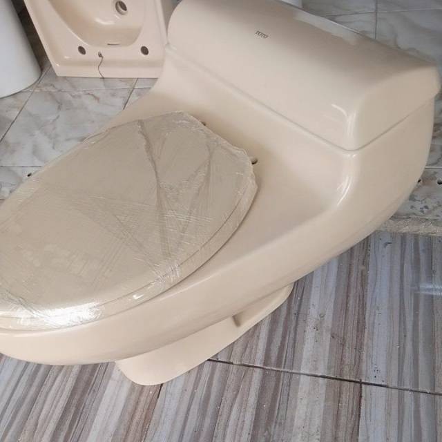 Closet duduk Toto cw 436 warna coklat muda gratis ongkir Jabodetabek