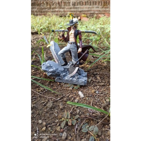 statue onepiece mihawk