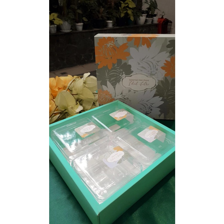 

22x22x8 cm BOX PREMIUM LEBARAN / IDUL FITRI FLORAL ORANGE FREE PITA