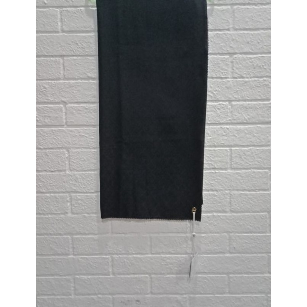 Buttonscarves Everyday Tapis Embossed - Navy (SIAP KIRIM) buttonscarves embos