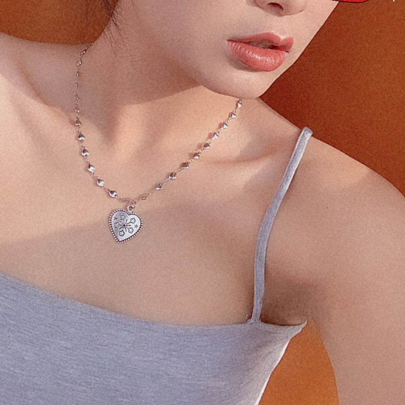 Love Pendant Korean Ig Niche Retro Peach Heart Flower Girl  Clavicle Chain Necklace