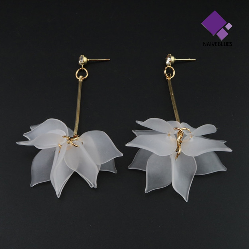 Anting Stud Panjang Bentuk Kelopak Bunga Bahan Resin Untuk Wanita