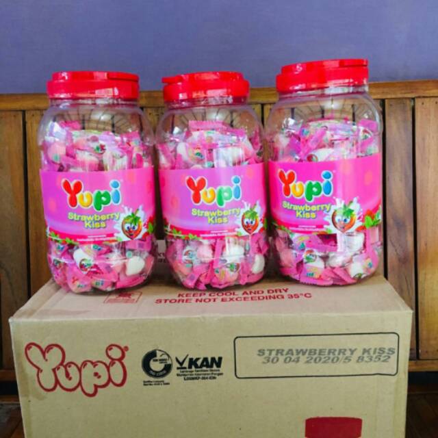 

yupi toples