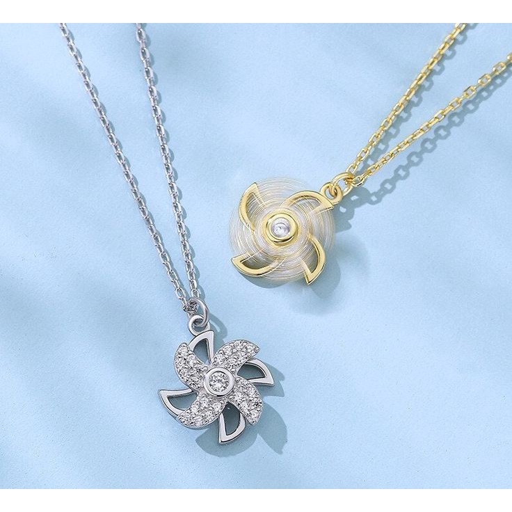 Import Kalung Wanita Rantai Klavikula Kalung Keberuntungan Lucky clover Titanium Butterfly Liontin Kupu-Kupu Anti Pudar Anti Karat Anti Alergi/Kalung Wanita terbaru 2022