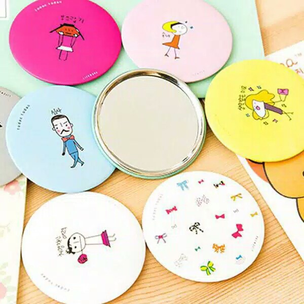 Cermin Kaca Bulat Kecil Dandan Rias Motif Kartun Lucu Murah Make Up Kosmetik Cosmetic-1