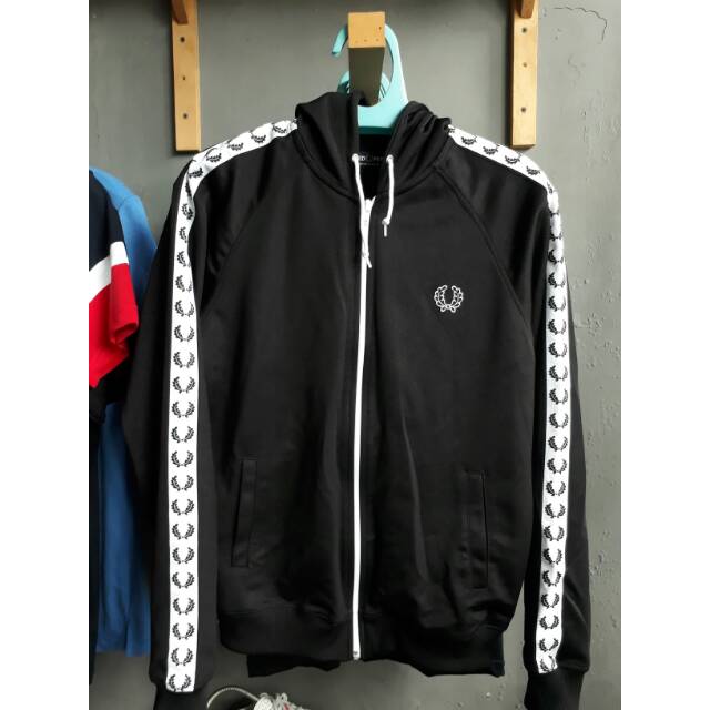 harga hoodie fred perry original