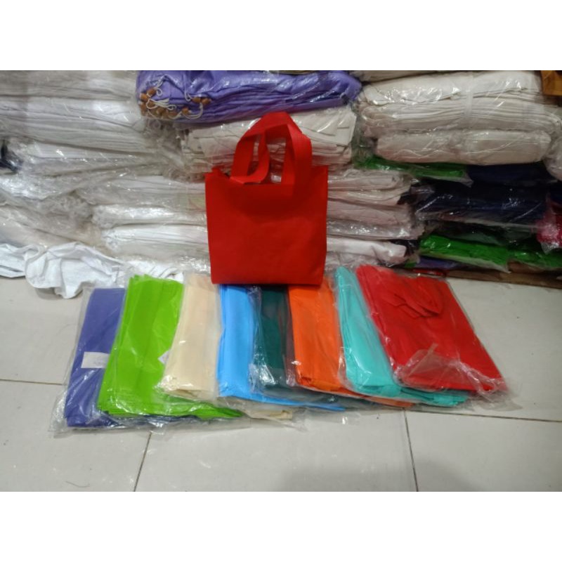 

tas kain spunbond mini isi 12 pcs terlaris dan termurah
