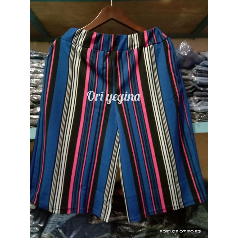 YEGINA KULOT 7/8 PENDEK SUPER JUMBO MOTIF SALUR BESAR MOSCREPE IMPOR.CELANA HARIAN JUMBO.CELANA