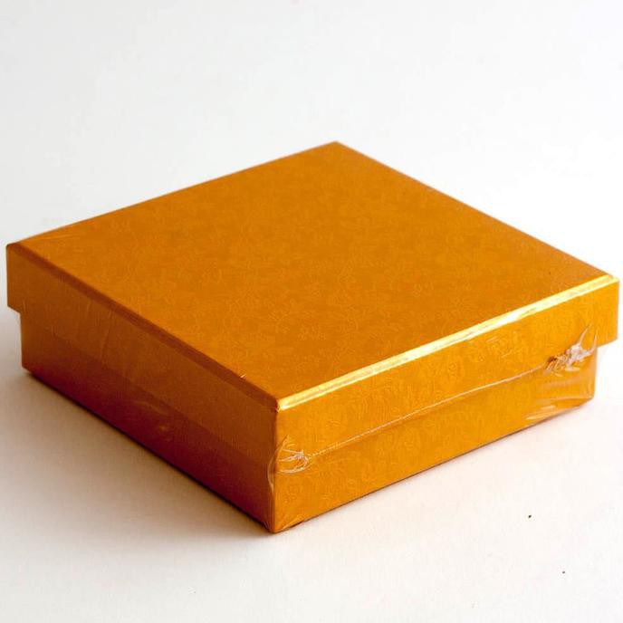 

Kotak Kado Ukuran 10X10X3,5Cm