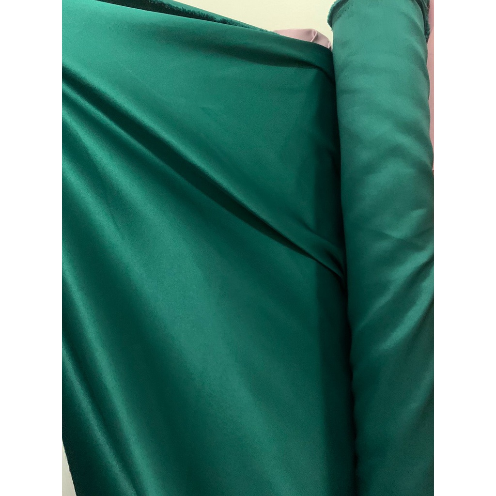 Kain Satin Saten Velvet Premium Silk Meteran Warna Hijau Botol Emerald Green