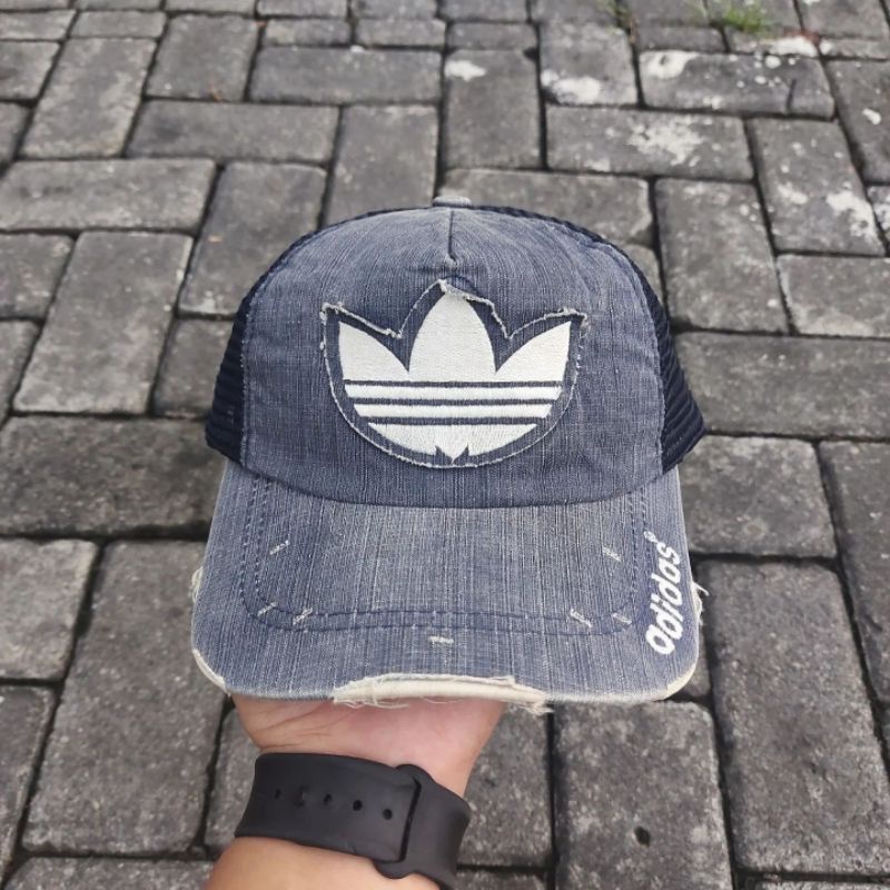 Cap / Topi / Trucker Adidas Vintage Jaspo Ripped Second Import