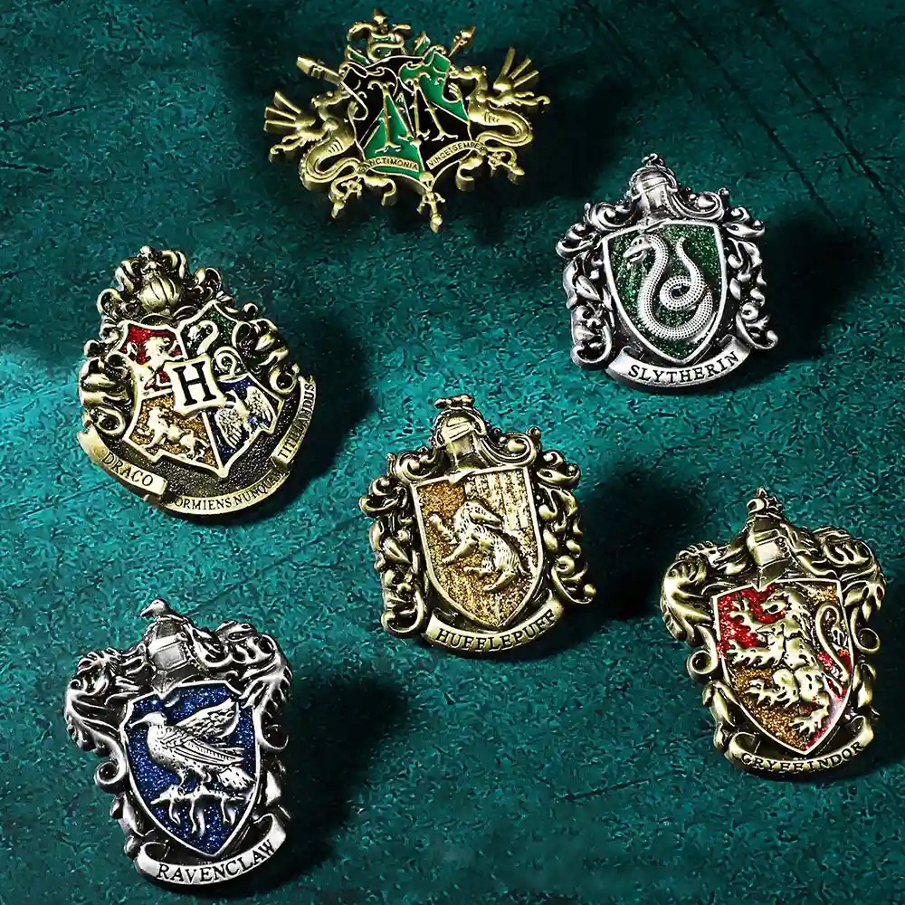 Lencana / pin bros asrama penyihir / brooch witch n wizard school