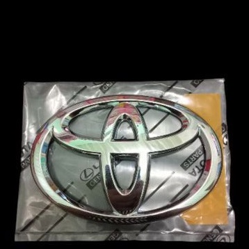 EMBLEM LOGO DEPAN TOYOTA AGYA