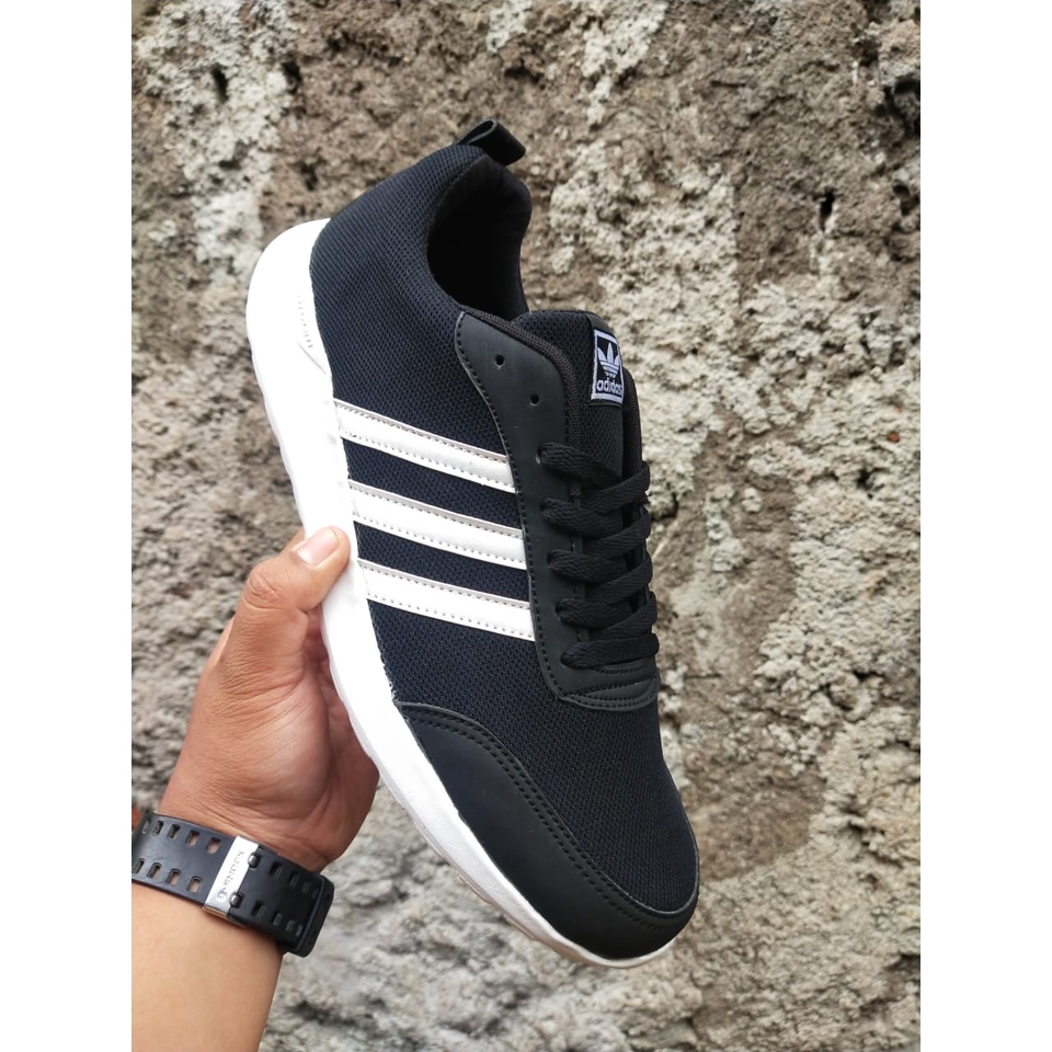 SEPATU UKURAN JUMBO BIG SIZE 45 46 47   HITAM LIS PUTIH SNEAKERS CASUAL RUNNING PRIA UKURAN BESAR