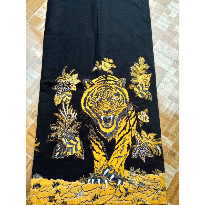 kain batik solo motif macan kuning