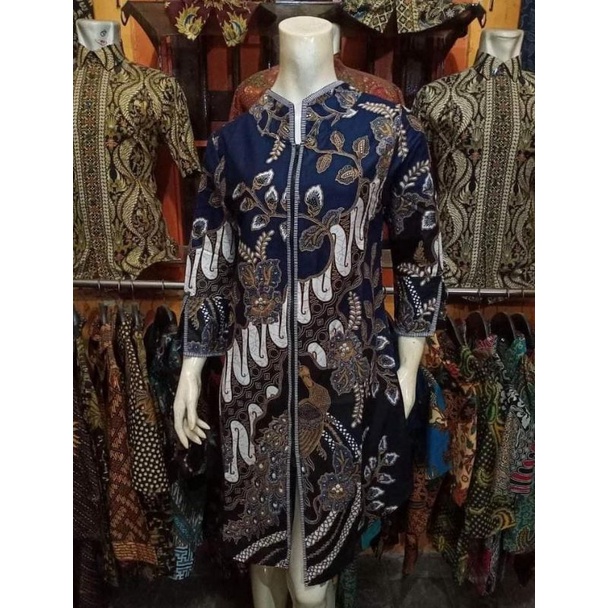 

Tunik Wanita Batik Tradisional Motif Banyumili / BATIK DANURWENDA