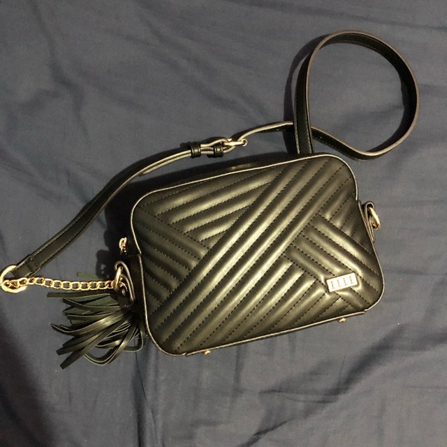 Tas selempang elle