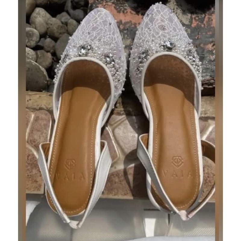 Prelove sepatu Vaia / wedding shoes /sepatu sendal nikah (size 38)