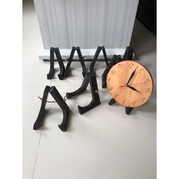 stand kayu 26x16  tripod kayu standing pigura frame souvenir jam kayu sandaran table hp