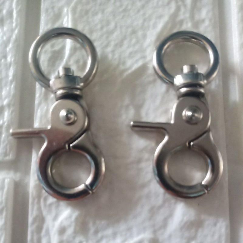 ( 1 Pasang) Cantolan Pengait Bendera Merah Putih Lapangan Besi Stainless