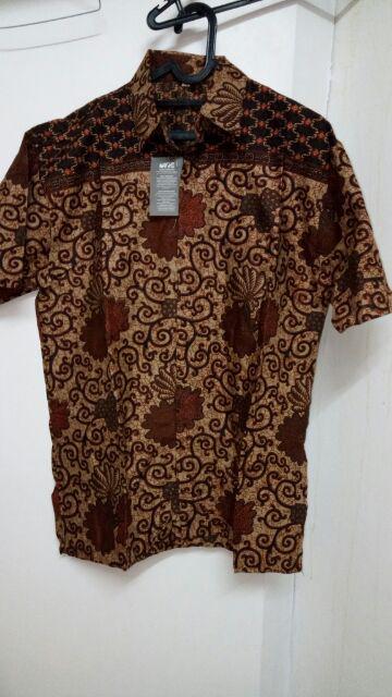 M L Xl Xxl Kemeja Batik Pria Lengan Pendek Sakura Merah Jalu Batik Seragam Sogan Kenongo Sekar Jagad
