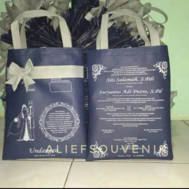 

Goodiebag undangan pernikahan
