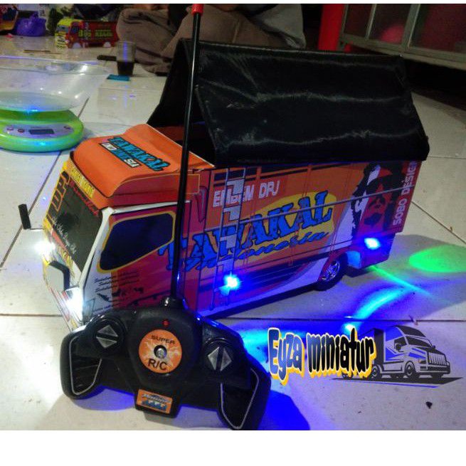 Miniatur truk Truck Oleng / mainan anak-anak / mobil laki laki