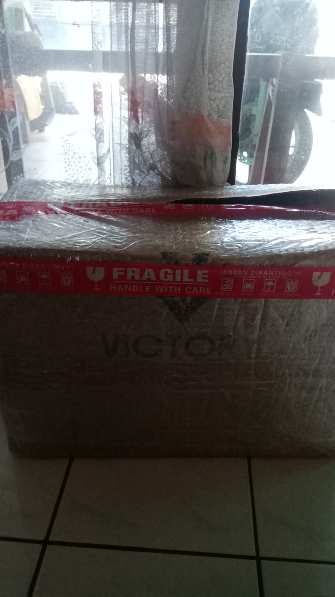 Kotak Makan Anti Tumpah Victory Kipit - Lpy 830 Kapasitas 2400ml