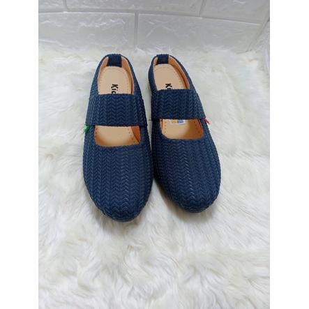 Sepatu Selop Wanita Rajut Warna Abu