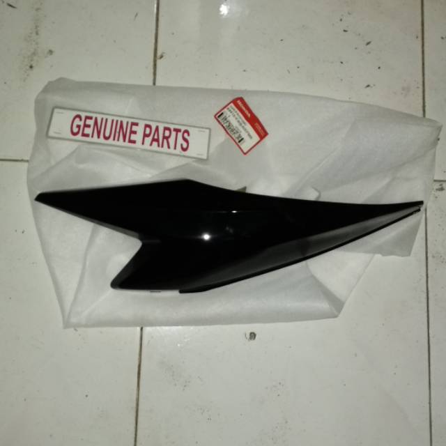 Cover Body Belakang Kanan Blade 110 Hitam 64410-KWB600FMB Orginal Ahm