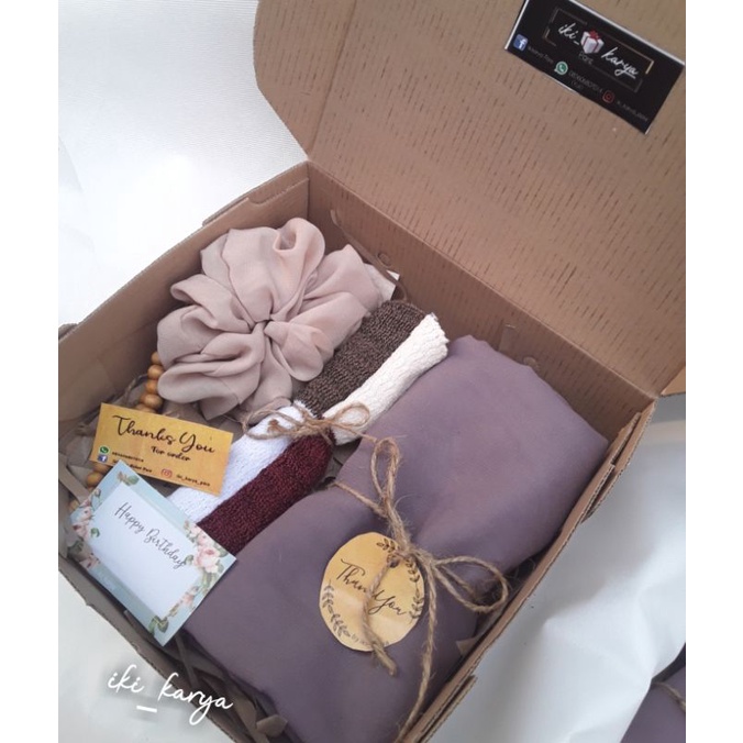 

hampers kado cewek/kado hijab cewek /kado ultah cewek