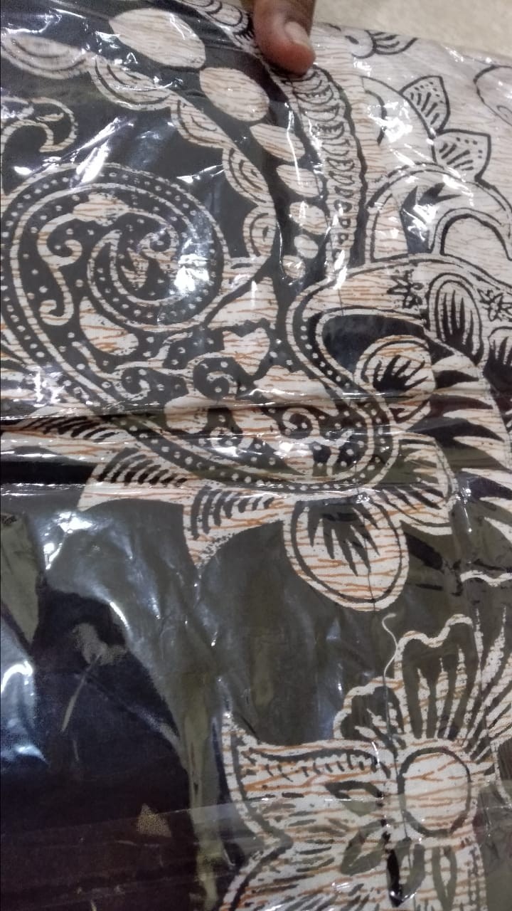 Kemeja Batik Modern Pria Lengan Pendek M L Xl Motif Hitam Putih Cream