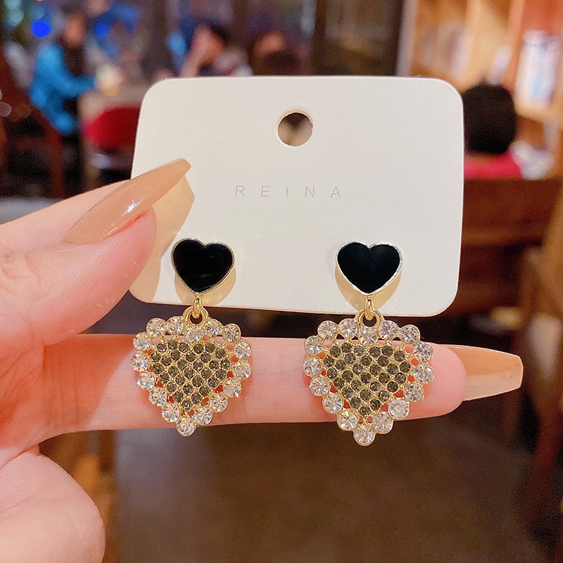 Anting Stud 925 silver needle Bentuk Hati Aksen Berlian Imitasi Untuk Wanita