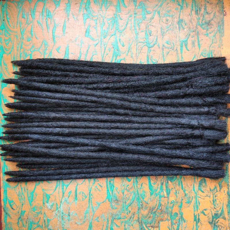 Rambut gimbal sintetis hitam panjang 30cm per batang
