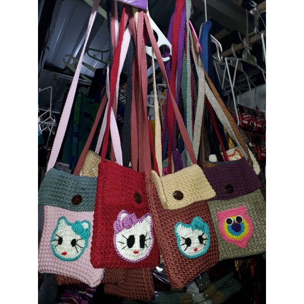 TAS RAJUT SELEMPANG HP KARAKTER