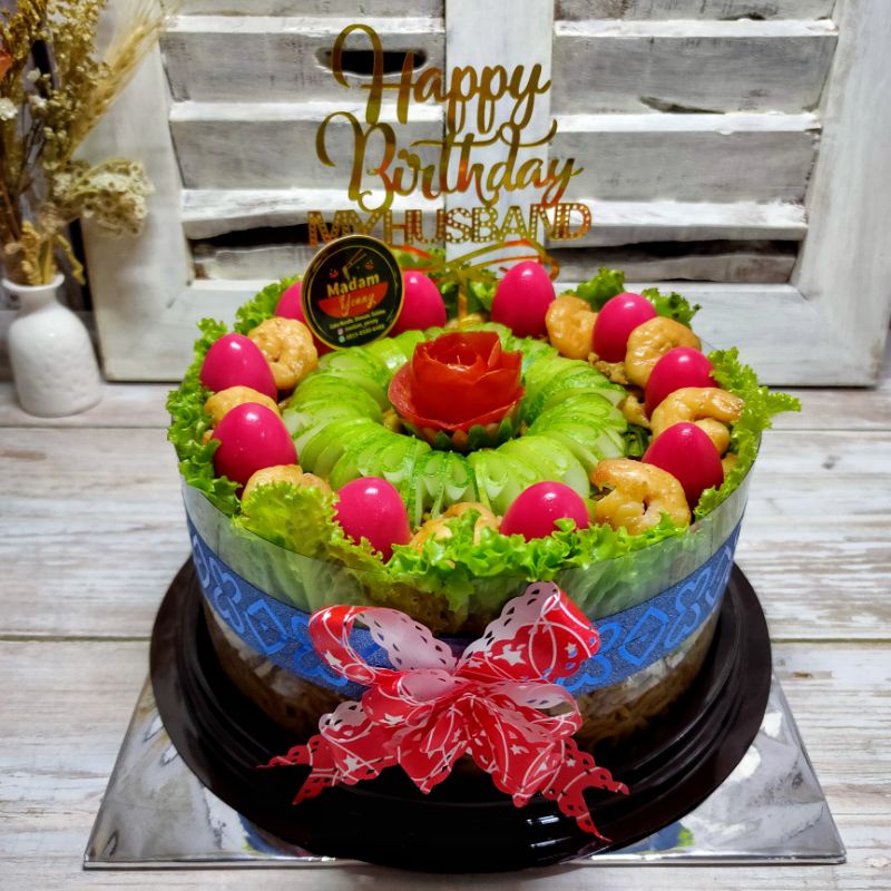 

Cake mie goreng seafood for 8 portion