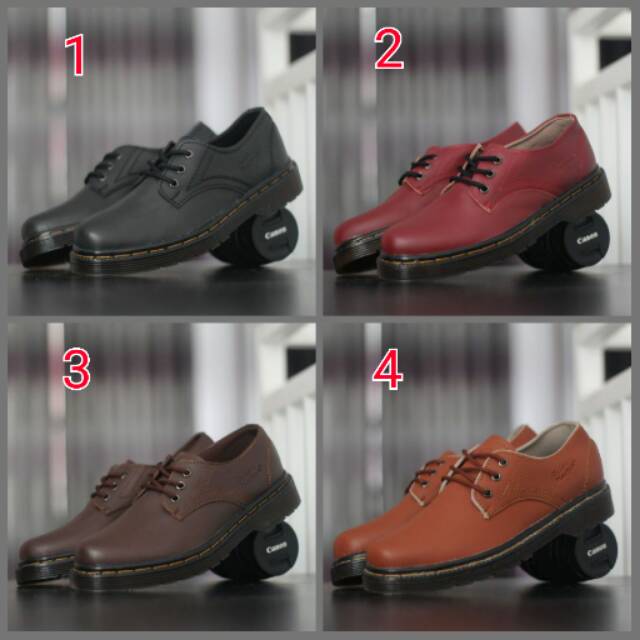 Sepatu dr. Marteen 3 hole 39-43