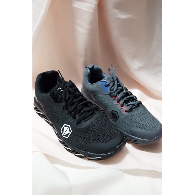 Sepatu Sneakers Pria - KDM