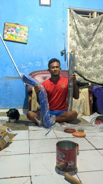 Mesin Pompa Air Satelit Ukuran 3in370watt 0.5hp Dg Kabel Biru 40m Pompa Submersible Speed 2850r/min