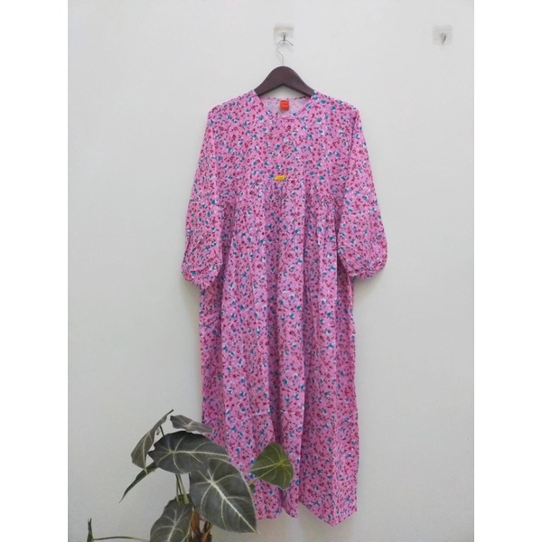 MIDI DRESS RAYON MOTIF BUNGA /MIDI DRESS WANITA TERBARU/MIDI DRESS KEKINIAN/MIDI DRESS JUMBO/MIDI DRESS RAYON/MIDI DRESS TERMURAH/MIDI DRESS VIRAL kEKINIAN/BAJU SANTAI/BUSUI/BIG SIZE/MIDI TRENDI MASA KINI/GAMIS/DASTER