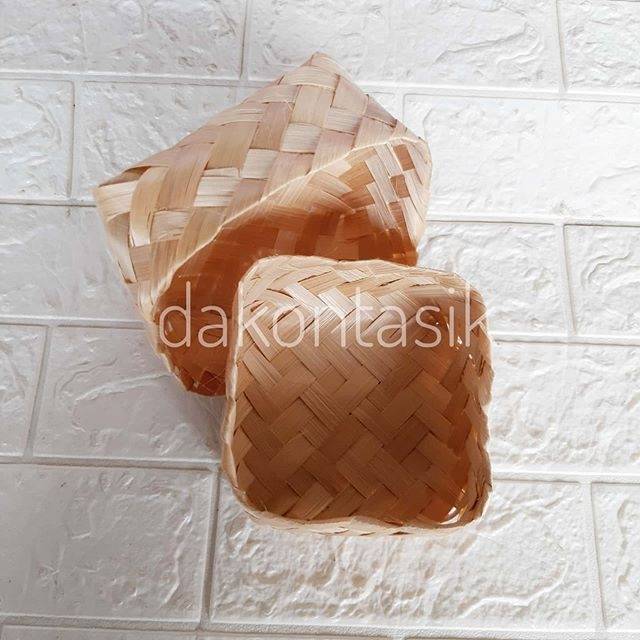 DAKONTASIK - Pipiti Besek anyaman Bambu 11 x 11 x 4 cm