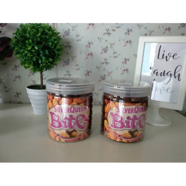 

Coklat Kemasan Jar / SQ bites almond/ SQ bites mete/ delfi chichoc/ delfi coin/ treasure