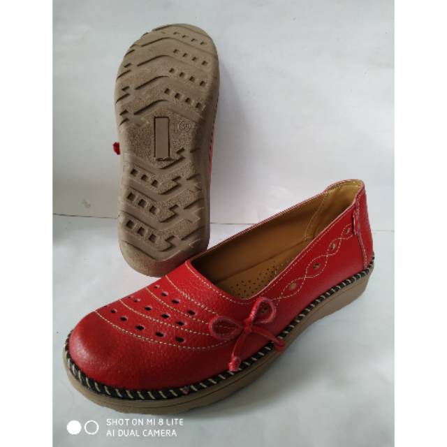 Sepatu wanita kickers kulit asli