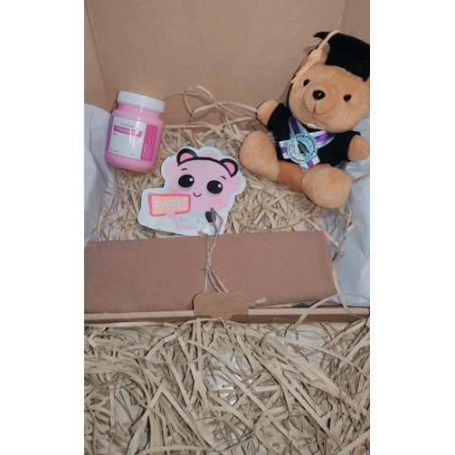 

HAMPERS/GIFT BOX/KADO ULTAH/KADO WISUDA/EYE MASK HAIR MASK BONEKA