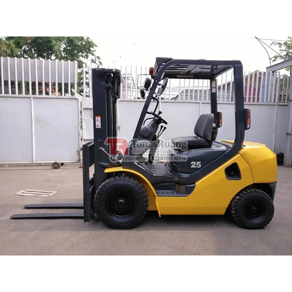 Forklift Komatsu Diesel 2.5 Ton Seri 17 3 Meter Lift Height BB Solar Unit Bekas
