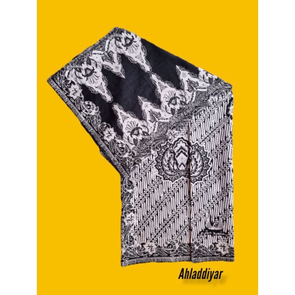 SARUNG BATIK LAR GURDA MOTIF HITAM ASLI MURAH