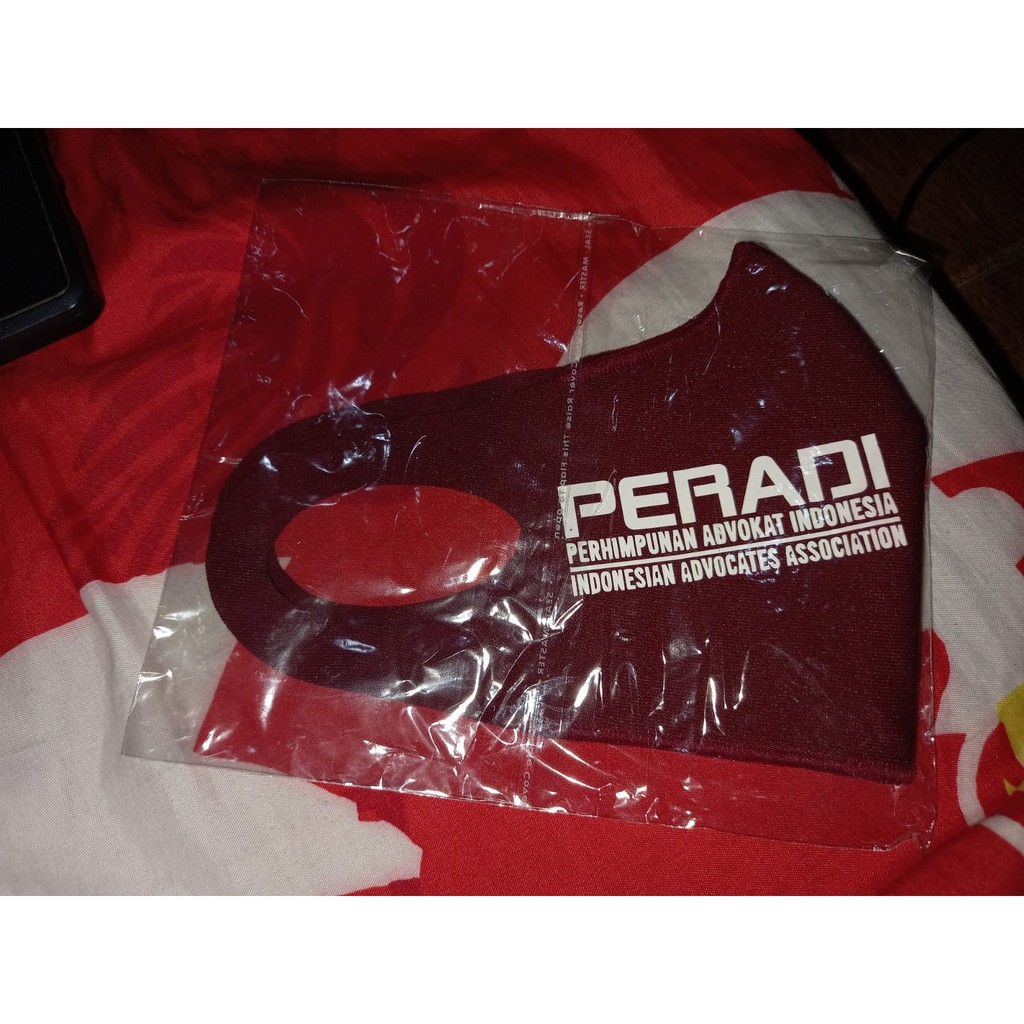 MASKER PERADI MAROON ADVOKAT PENGACARA LAWYER EKSKLUSIF : 2lapis