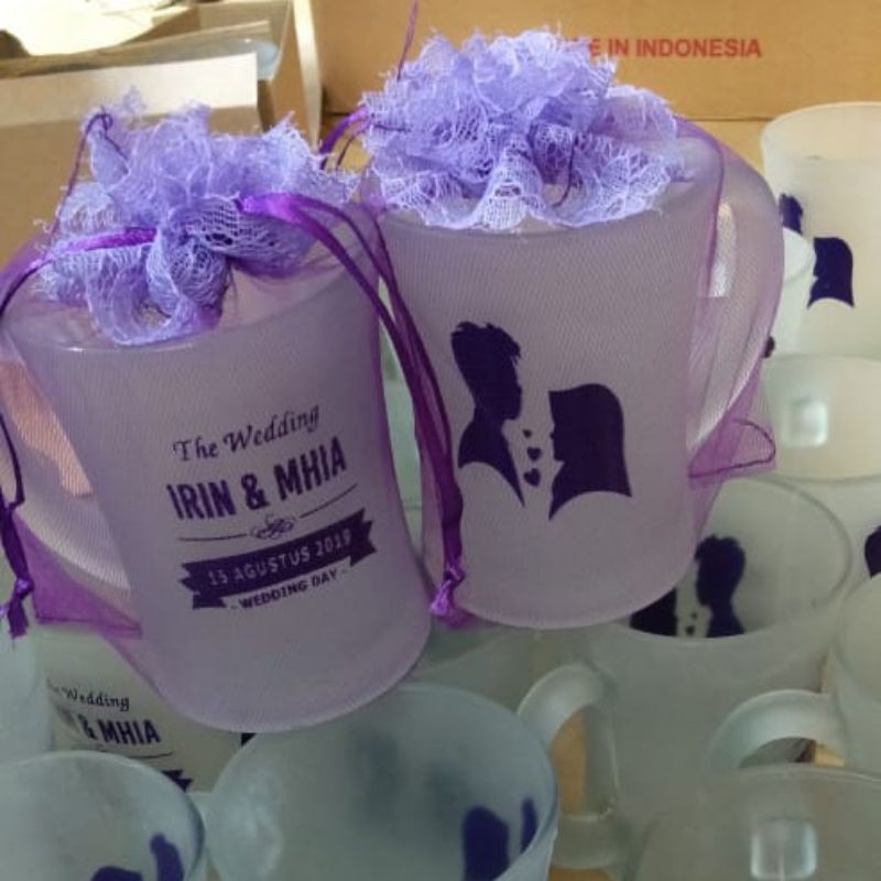 souvenir gelas pernikahan sablon doff kemas sarung tile
